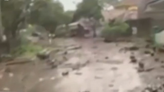 印尼遭海啸袭击至少43人遇难 或系火山活动引发