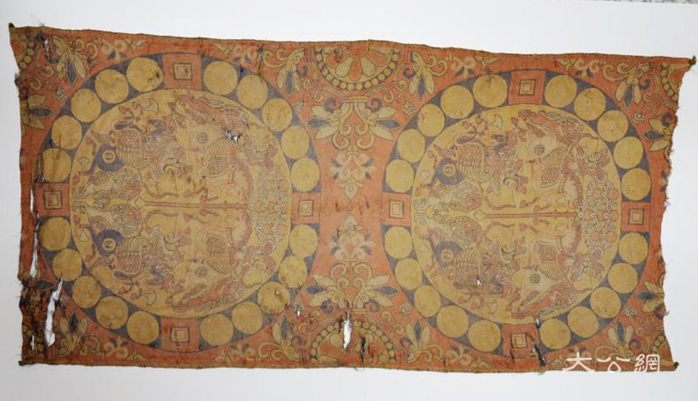130件珍贵古代丝绸织品亮相西安 见证中国丝绸千年辉煌