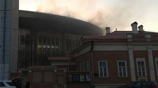 莫斯科一座体育馆发生火灾 未造成人员伤亡
