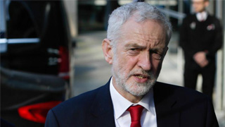 英国工党领袖同意与首相讨论“脱欧”危机 600万人请愿留欧