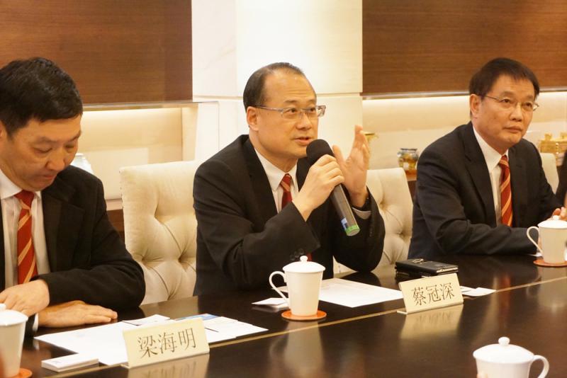 蔡冠深:港金融助滇文化走出去