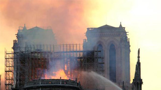 外媒：巴黎圣母院艺术品将转移到卢浮宫保管