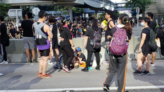 ﻿香港各界坚决支持警方严正执法
