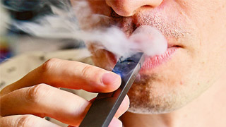 美政府计划禁止销售香味电子烟