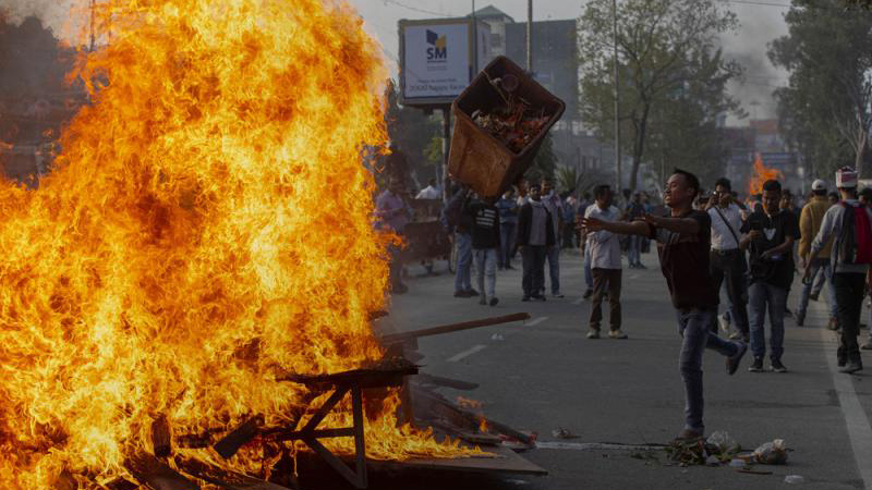 ﻿印度示威者上街 5000军警平乱