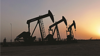 梅德韦杰夫:原油期货价格大跌让人联想起