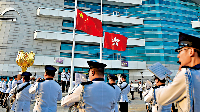 ﻿社 评\国歌法国安法为香港拨乱反正