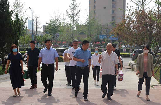 河南中牟文化广电旅游局走访慰问老党员和困难党员