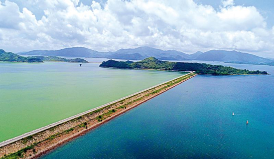 香港船湾淡水湖是香港接收东江水面积最大的水库
