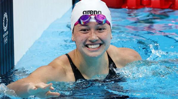 短池世锦赛何诗蓓200米自由泳夺冠 破世界纪录