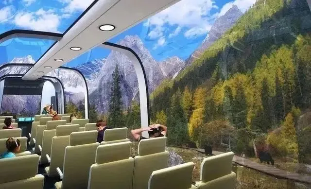全球首列，中国这趟全景观光列车火了，耗资30亿，一站一风景......