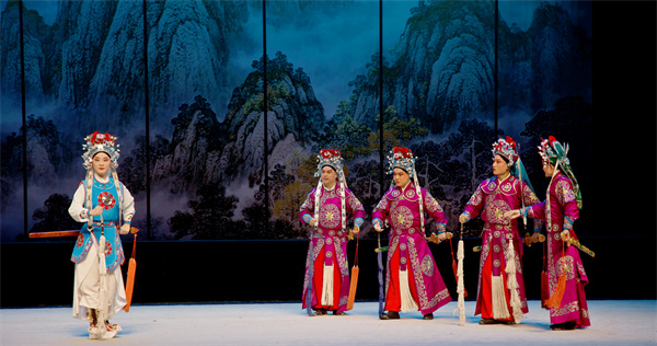 豫剧常派艺术人才培训班结项演出“红．白．花” 让传统经典重现