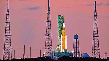 ﻿NASA火箭入仓避风 美国登月计划再推迟