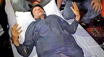 ﻿巴基斯坦前总理伊姆兰．汗遭枪击受伤