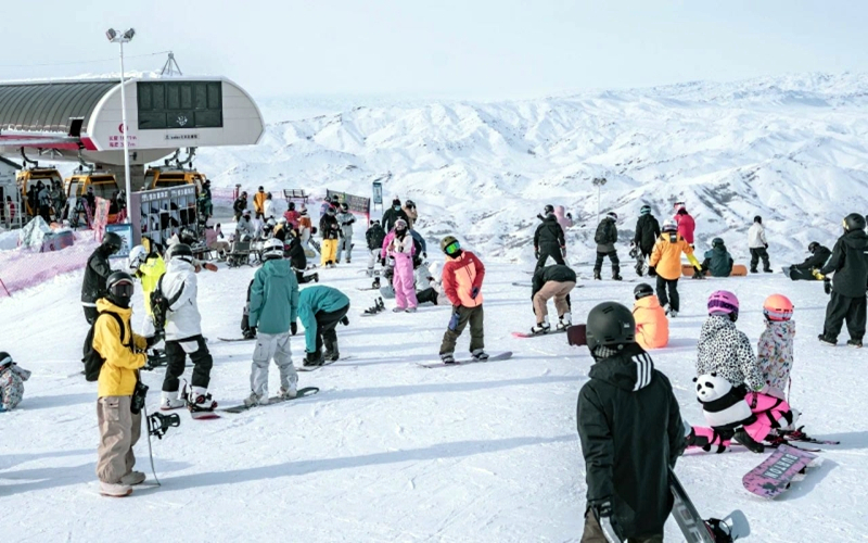 冰雪之美 尽在新疆丨新疆这些地方又双叒叕发文旅礼包啦