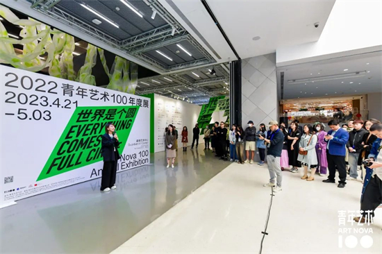 一次看完100位艺术家作品 “2022青年艺术100年度展”在京举行