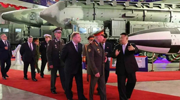 金正恩带俄防长参观核武器 展示新型无人机