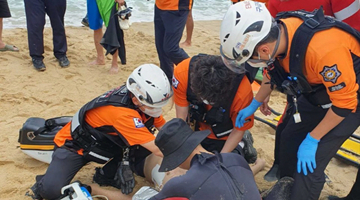 韩媒：3名中国游客在韩国海滩溺水 其中1人心脏骤停