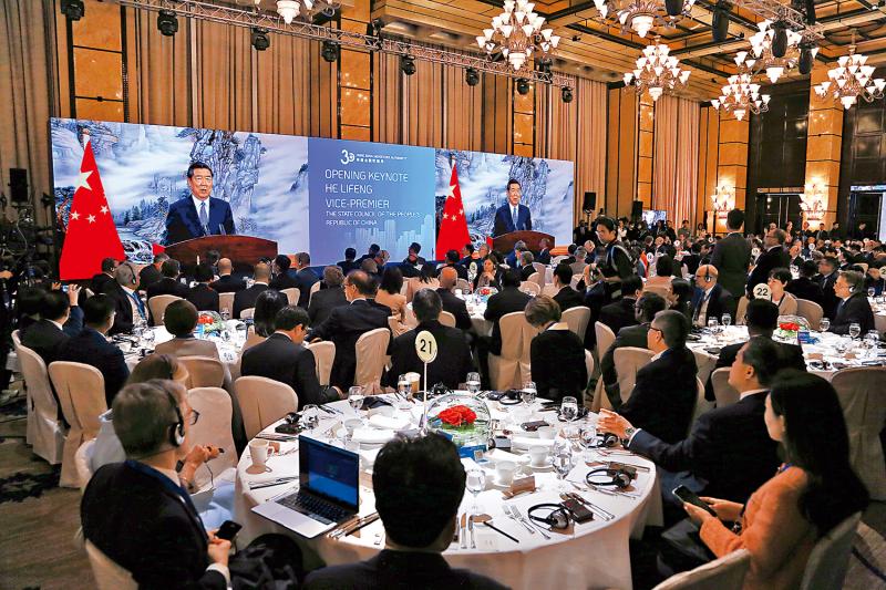 何立峰：希望香港保持国际化 继续拓展朋友圈