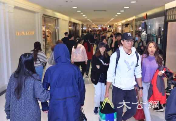 聖誕內地旅行團受歡迎 香港飲食業指市民外遊影響生意