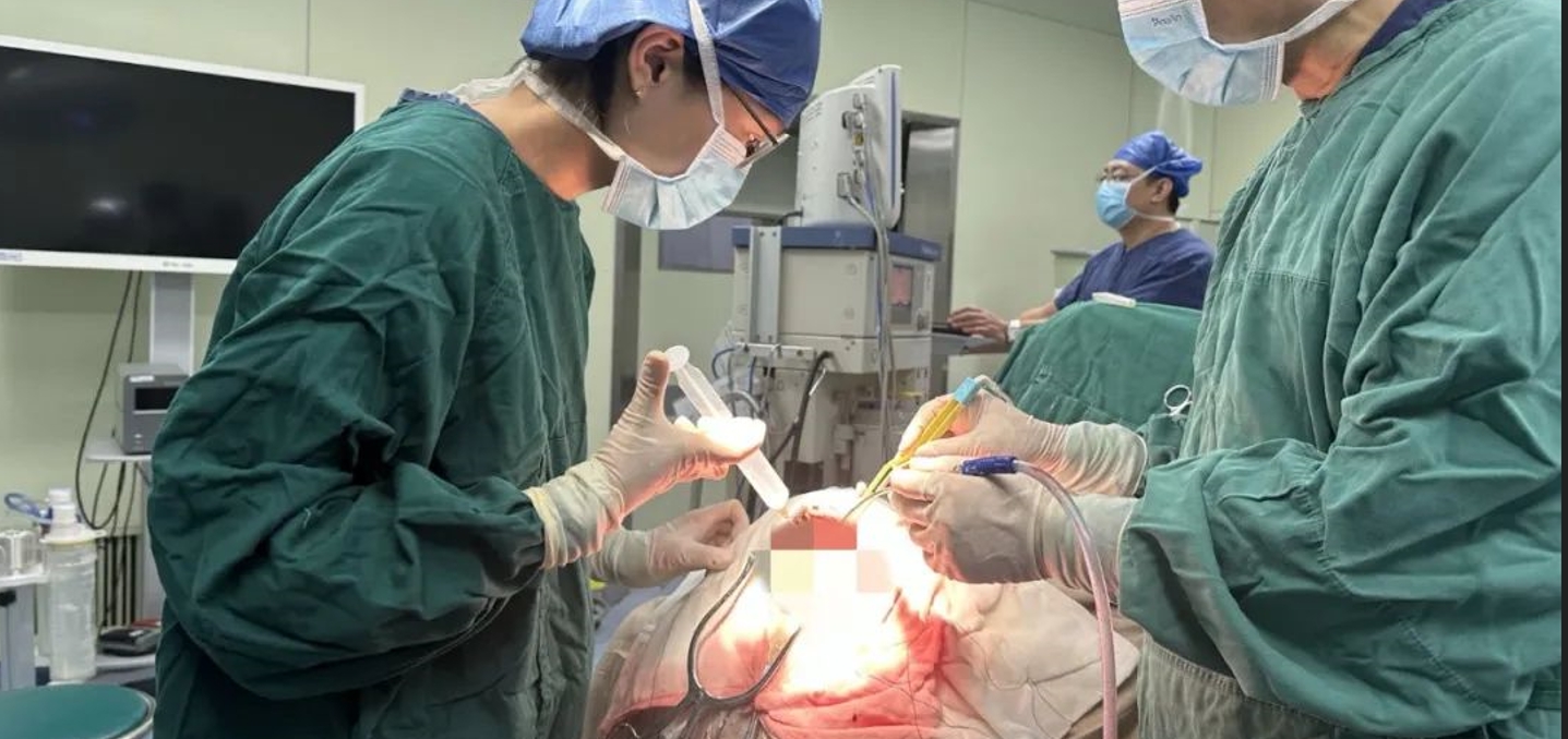 合力攻堅，重鑄生命——唐山市人民醫院神經外科團隊牽頭的“MDT”小組成功完成一例大腦中動脈巨大動脈瘤夾閉術