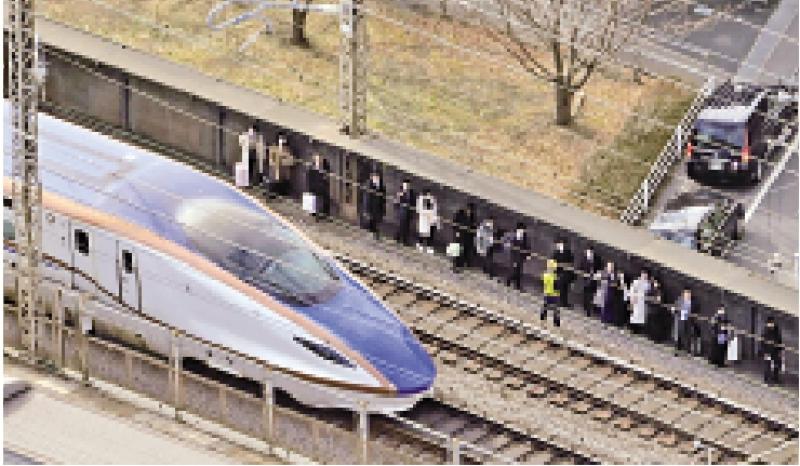日本新干线断电停运 4列车滞留轨道