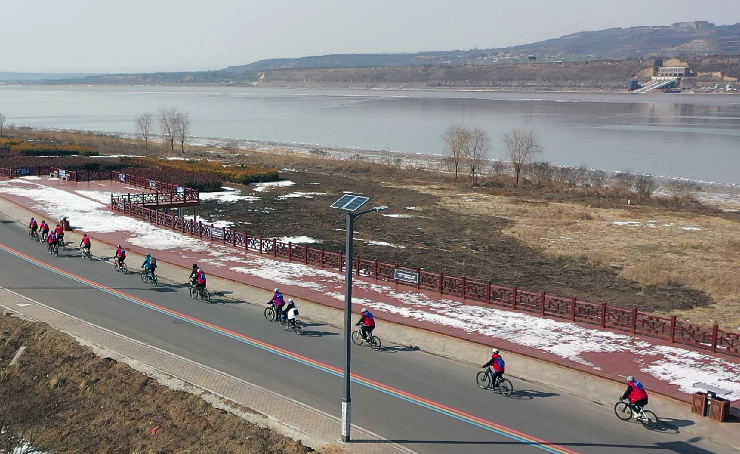 第二屆河南黃河國際公路自行車賽揭幕