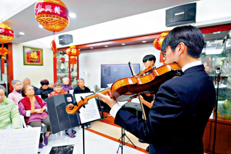 香港青少年音乐表演快闪活动上演
