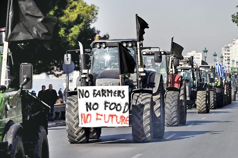 ﻿农民怒火蔓延全欧 拖拉机“围城”