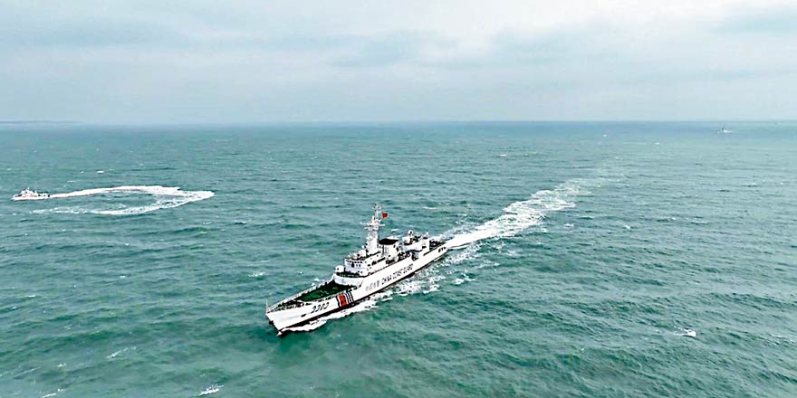 福建海警舰艇编队金门海域执法 渔政船同时出动