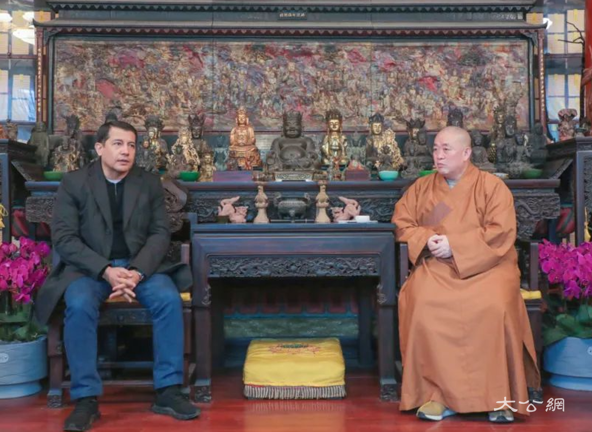乌兹别克斯坦驻华大使一行参访少林寺