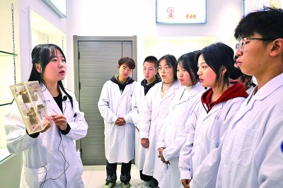 重视实践教育 助推大学转型