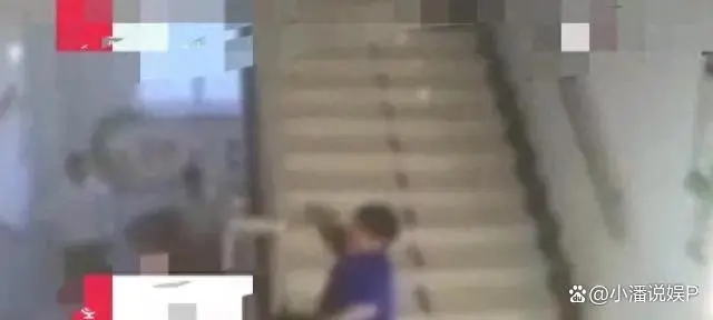 九龙工业学校爆欺凌事件 14岁男生飞踢抱摔同学被捕