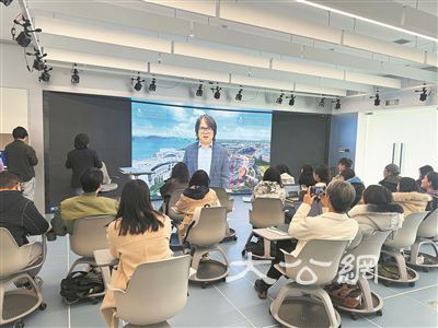 香港科技大学推出首批“AI讲师”