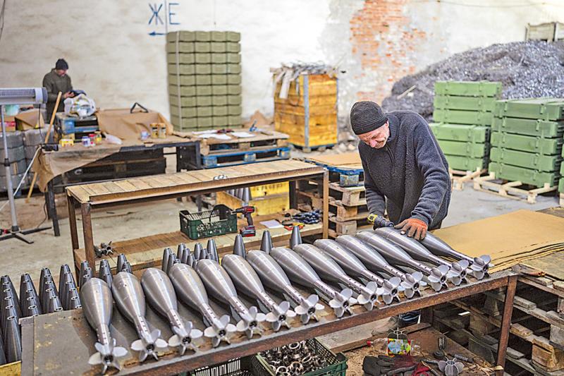 ﻿乌加码投资本土军工厂