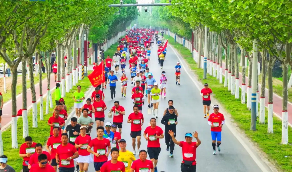 萬名馬拉松愛好者赴河南蘭考享奔跑盛宴
