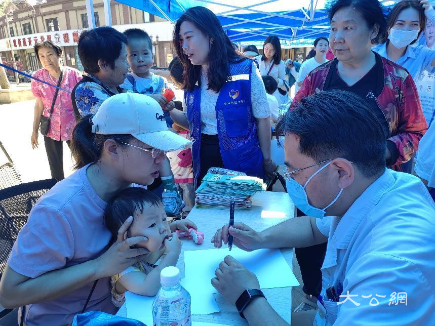 关注婴幼儿健康成长｜河南省计划生育协会与河南省托育学会联合举办义诊活动