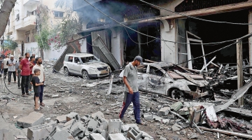  The Security Council adopted a resolution calling for a phased ceasefire in Gaza