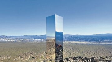  Mysterious mirror pillars appear in Nevada desert