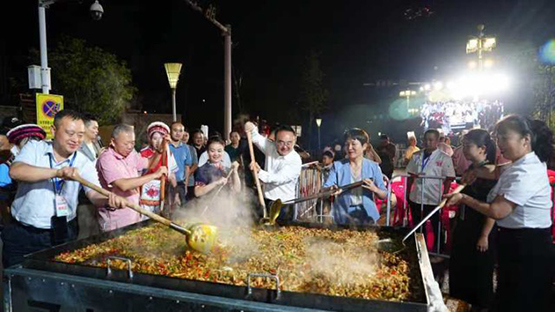 讓「煙火氣」賦能「夜經濟」 2024「桑植味道·美食季」 激發文旅新活力