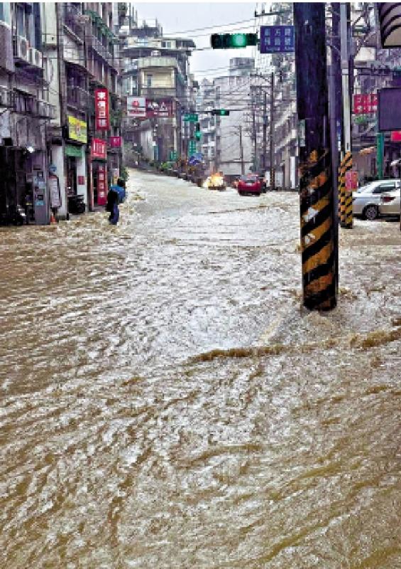 ?臺(tái)風(fēng)“山陀兒”登陸臺(tái)島 兩死逾百傷