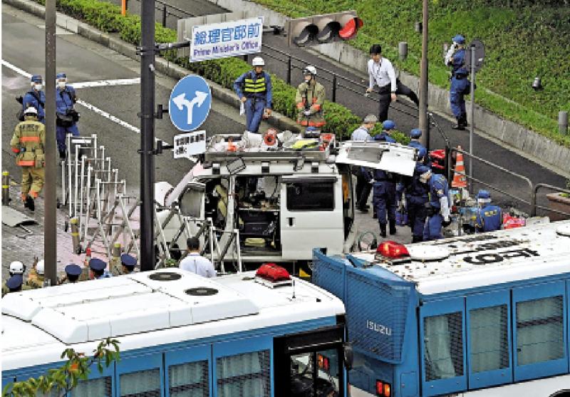 ?日一男子駕車撞首相官邸被捕