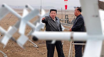 金正恩指导朝鲜无人攻击机性能试验 观摩打击飞行试验