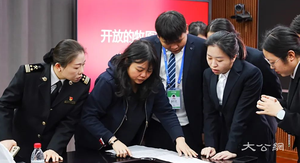 香港食环署一行莅临牧原检查供港猪肉养殖、生产工作