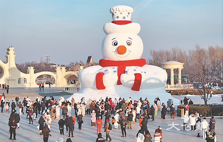 太阳岛“雪人先生”成游客新晋打卡地