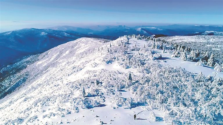 雪落鳳凰山