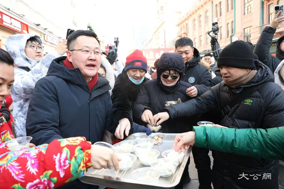 赫哲風(fēng)味鰉魚水餃亮相中央大街