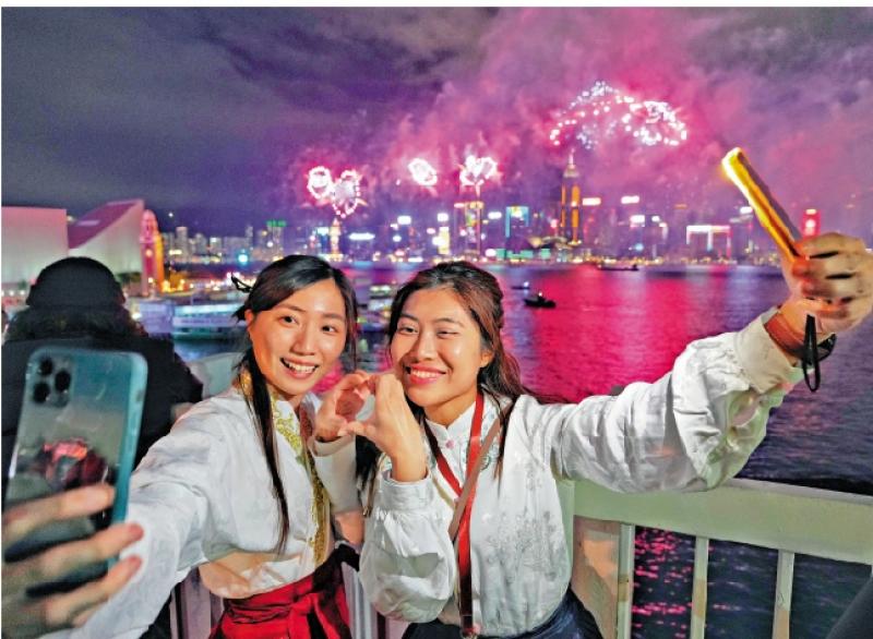 新春首两日访港旅客超去年