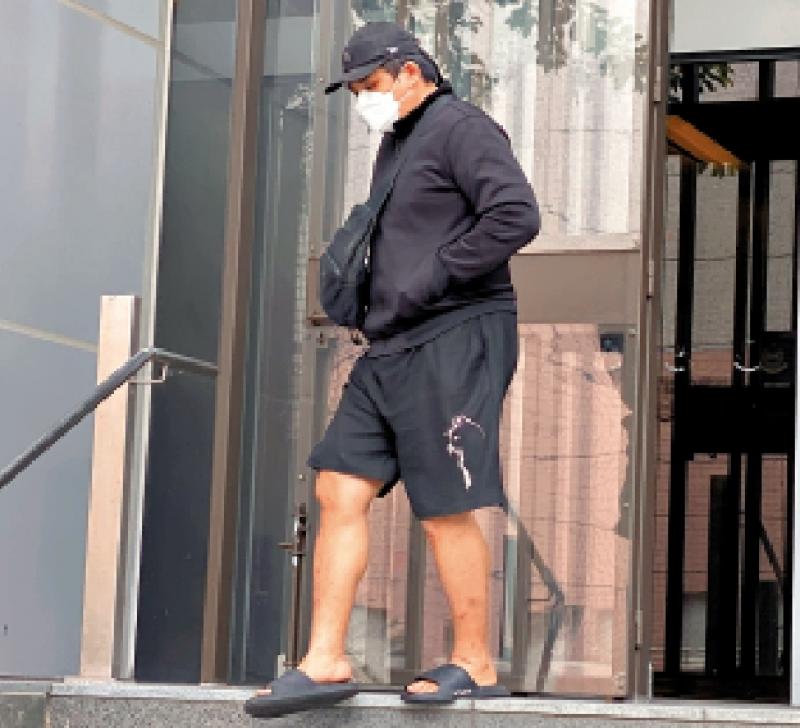 ﻿警方国安处带走钟翰林继父助查