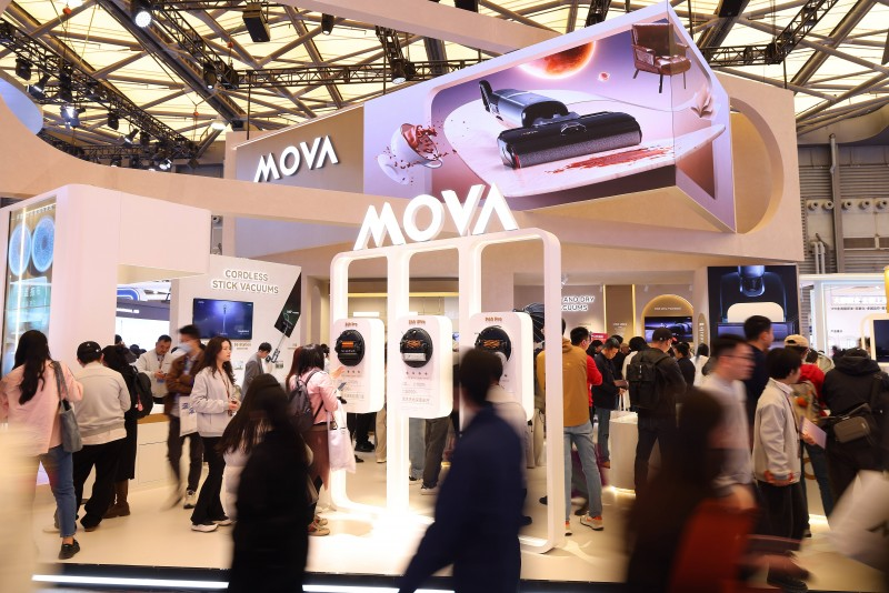 MOVA携全新吸尘器矩阵亮相AWE 2025 人气高涨引领智能清洁新趋势